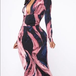 FASHIONNOVA multi colored midi dress 💕